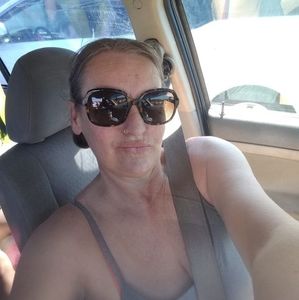 Meet your Posher, Polly